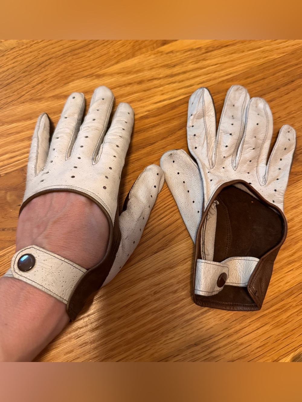 vintage driving gloves